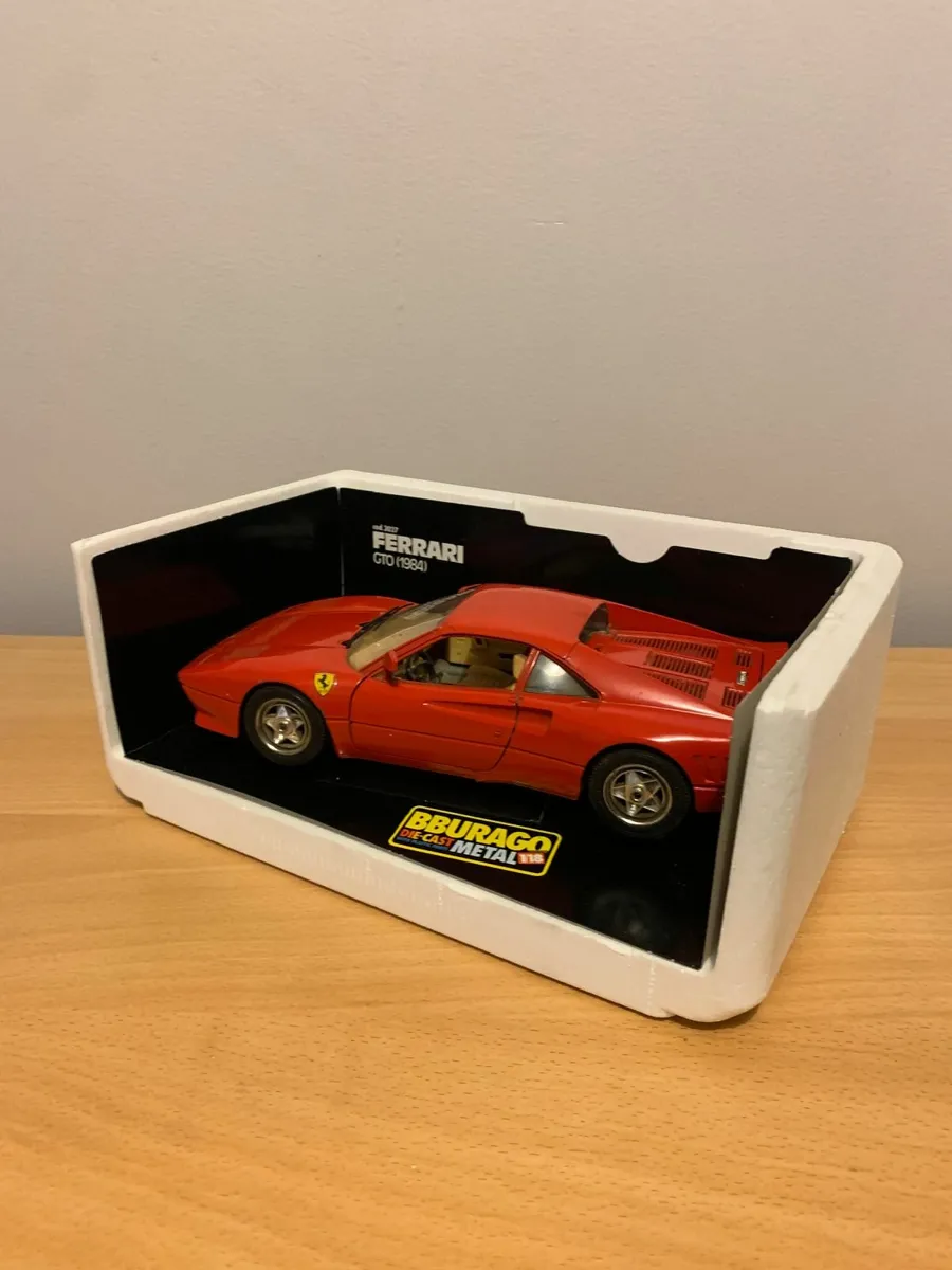 1984 Ferrari GTO 1/18 Burago Model Car - Image 4