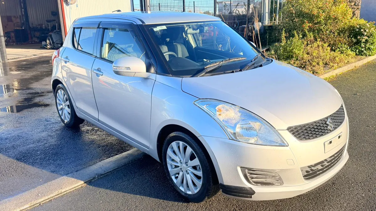 SUZUKI SWFIT 2013 SILVER - Image 2