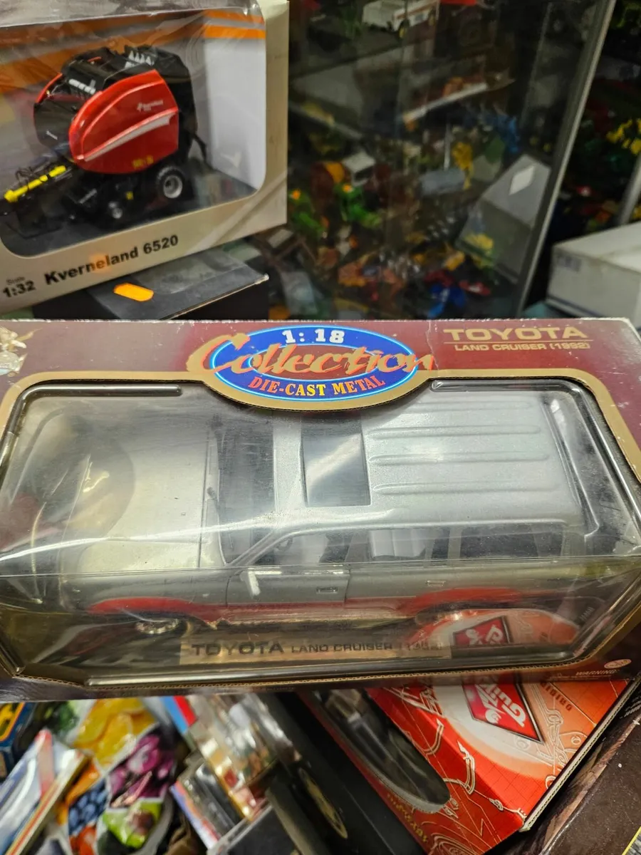 Corgi Road Legends Toyota Landcruiser 1992 - Image 2