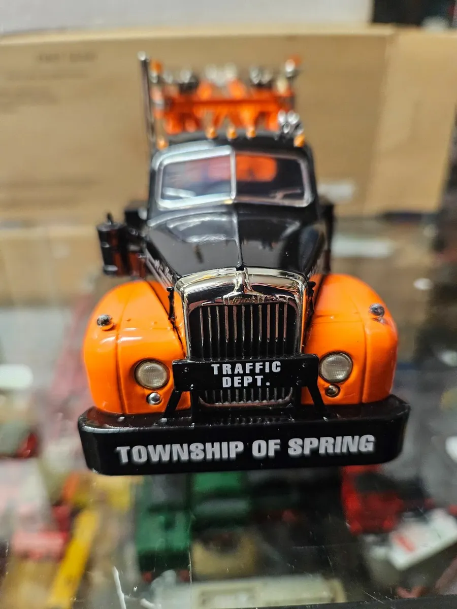 Corgi First Gear Mack Tow Truck Wrecker 1.34 - Image 4