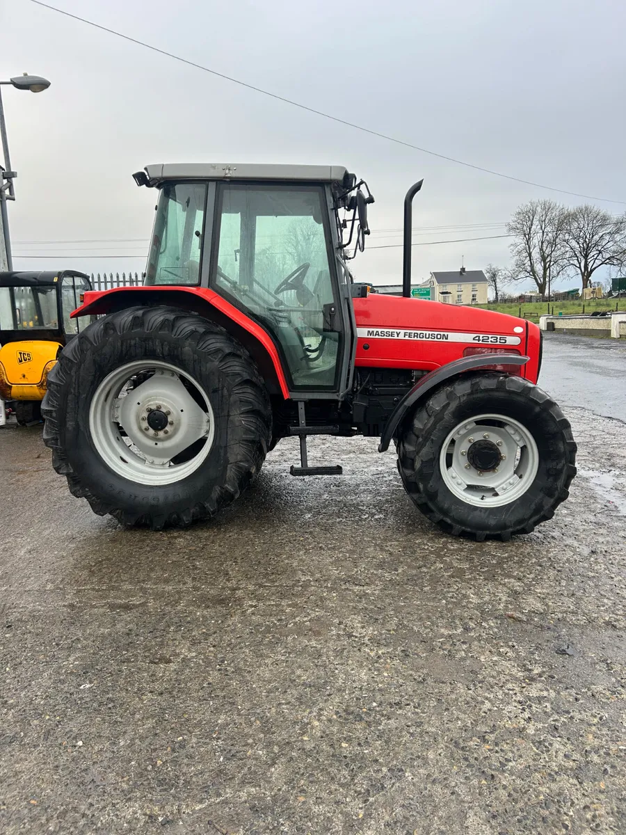 2003 Massey Ferguson 4235 - Image 4