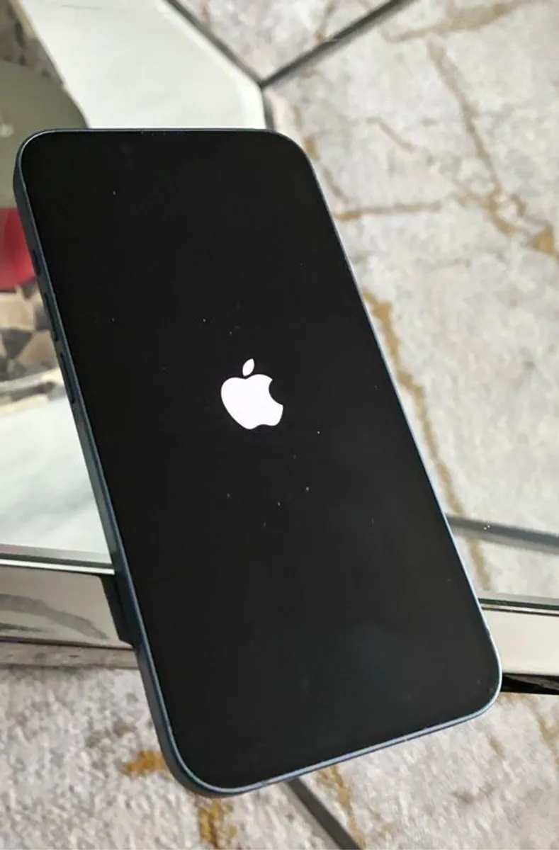 iPhone 14 - Image 1