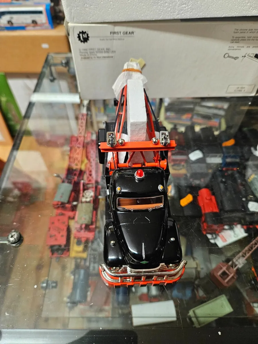 Corgi First Gear Diamond T Tow Truck Wrecker 1.34 - Image 3