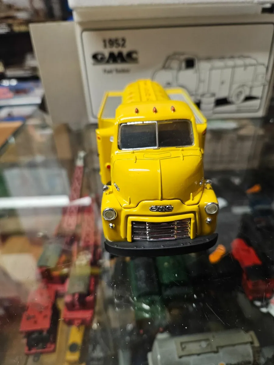 Corgi First Gear GMC Fuel Tanker Truck 1.34 - Image 3