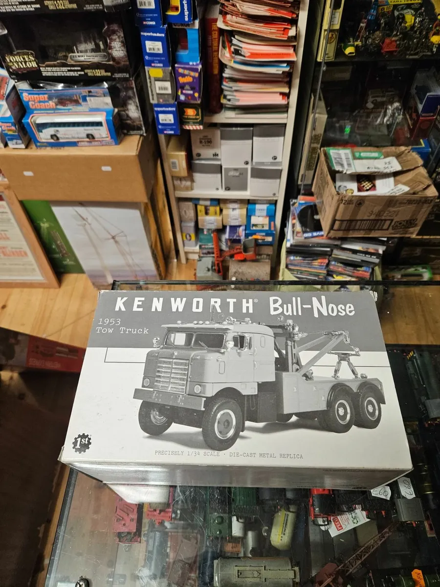 Corgi First Gear Kenworth Bull Nose Tow Truck 1.34 - Image 2