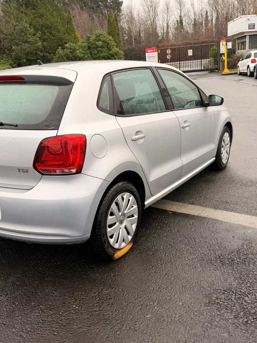 VOLKSWAGON POLO 2010 SILVER - Image 3
