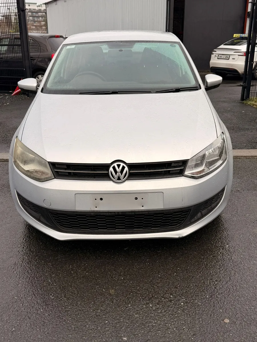 VOLKSWAGON POLO 2010 SILVER - Image 1