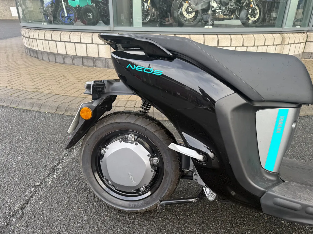 Yamaha NEOS E Dual Battery - Image 2