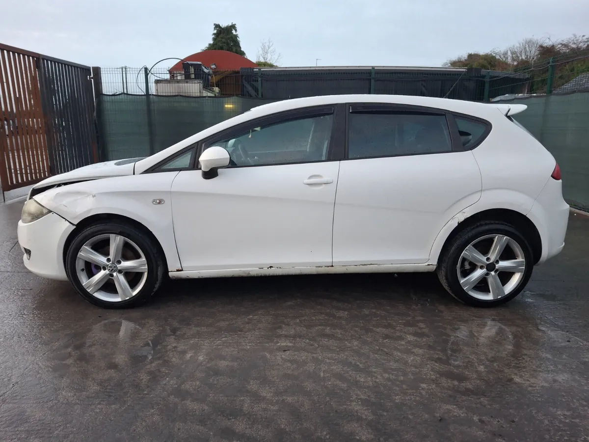 2012 Seat Leon  1.6 Tdi - Image 2