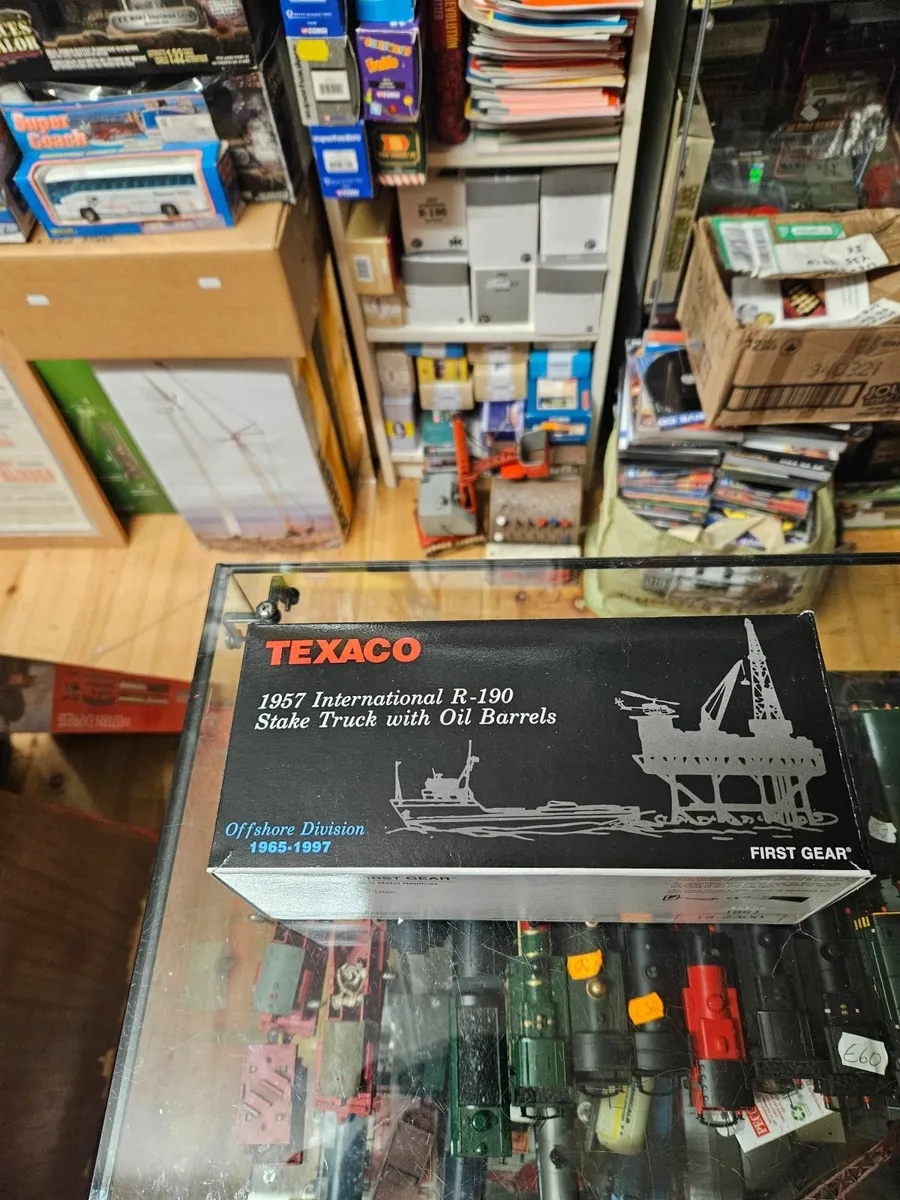 Corgi International Texaco Truck 1.34 - Image 3