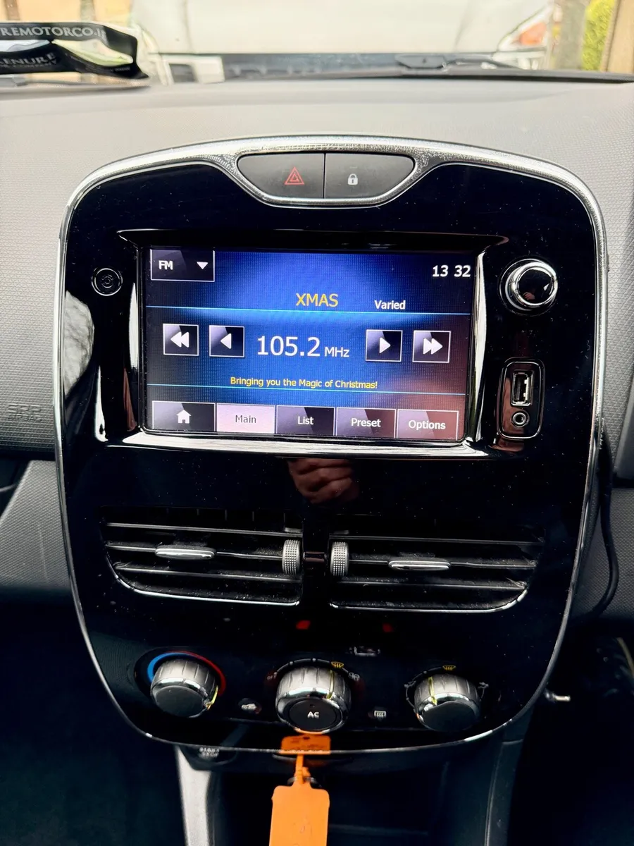 2013 RENAULT CLIO – AUTOMATIC - Image 2