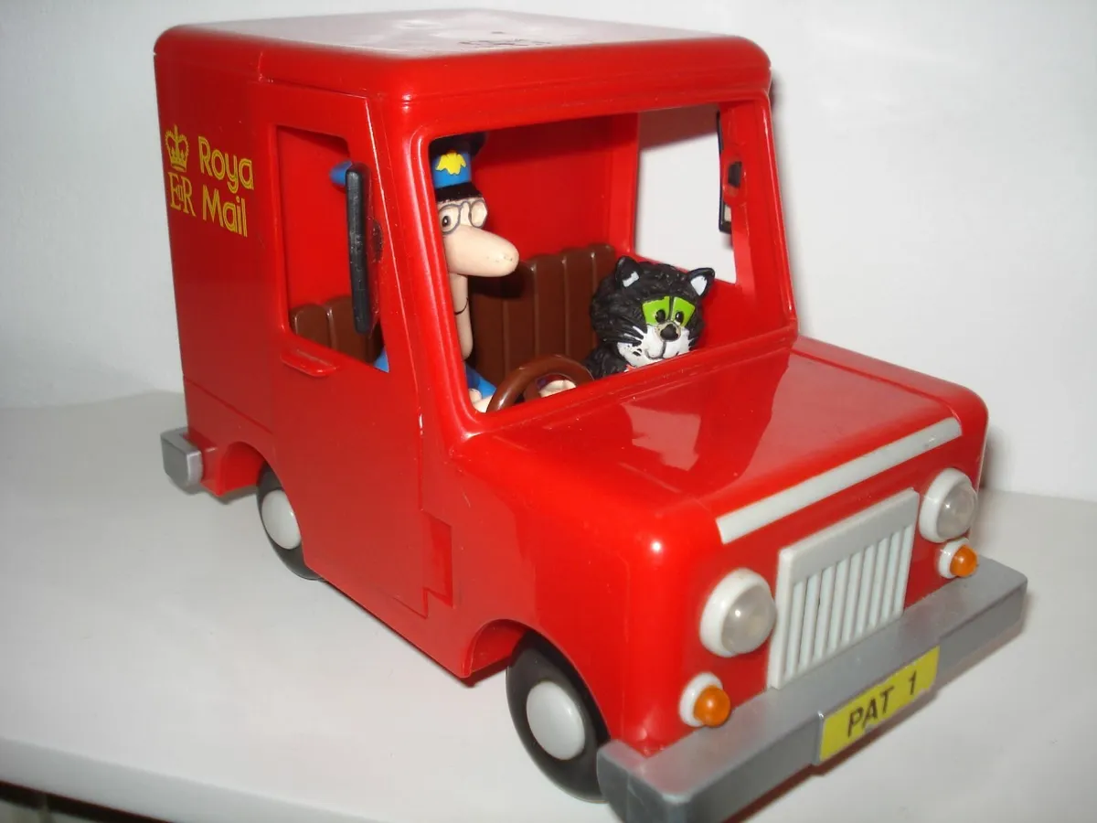 POSTMAN PAT RED VAN WITH PAT & CAT FIGURES. - Image 2