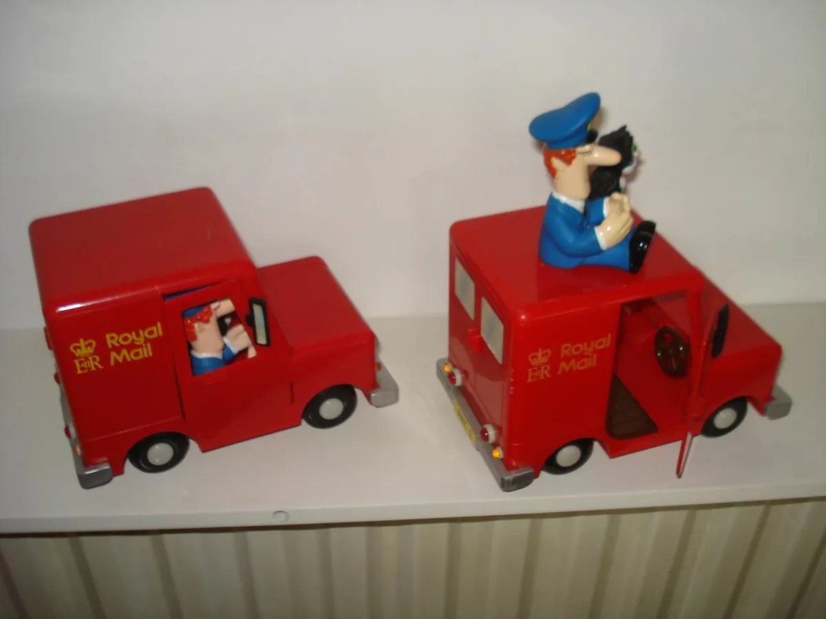 POSTMAN PAT RED VAN WITH PAT & CAT FIGURES. - Image 3