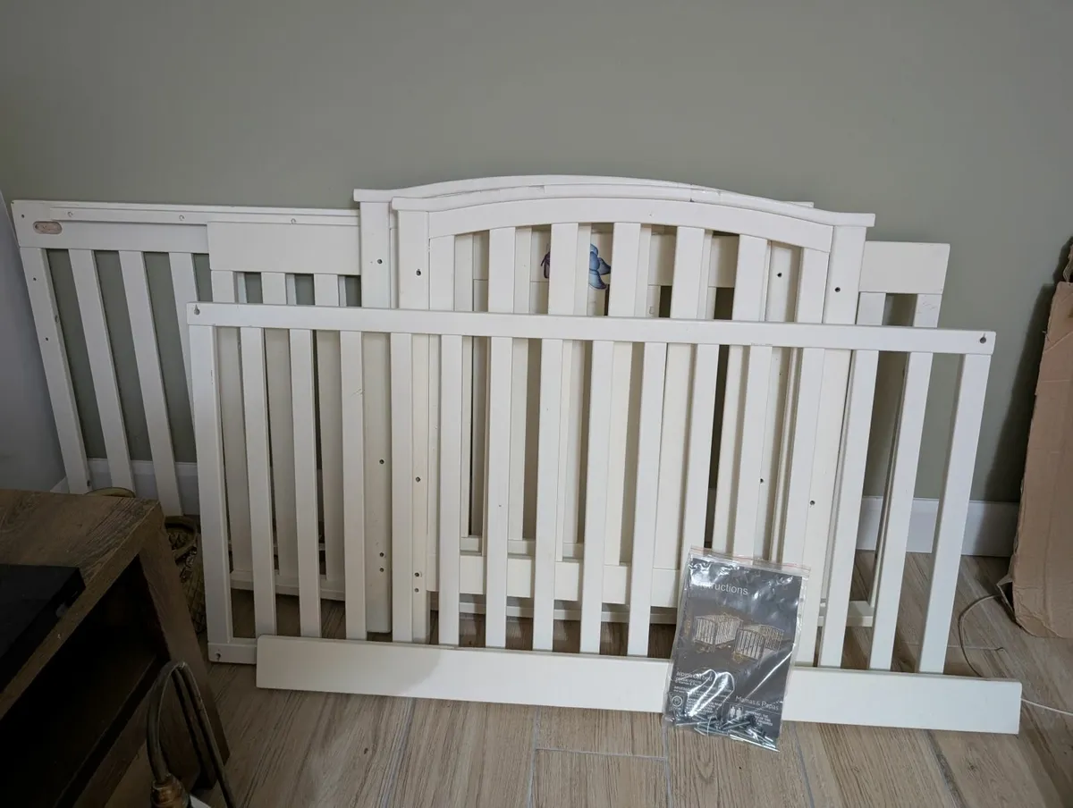 Mamas and Papas Alpine Cot Bed - Image 2