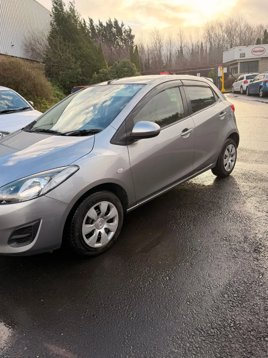 MAZDA DEMIO 2014 SILVER - Image 2