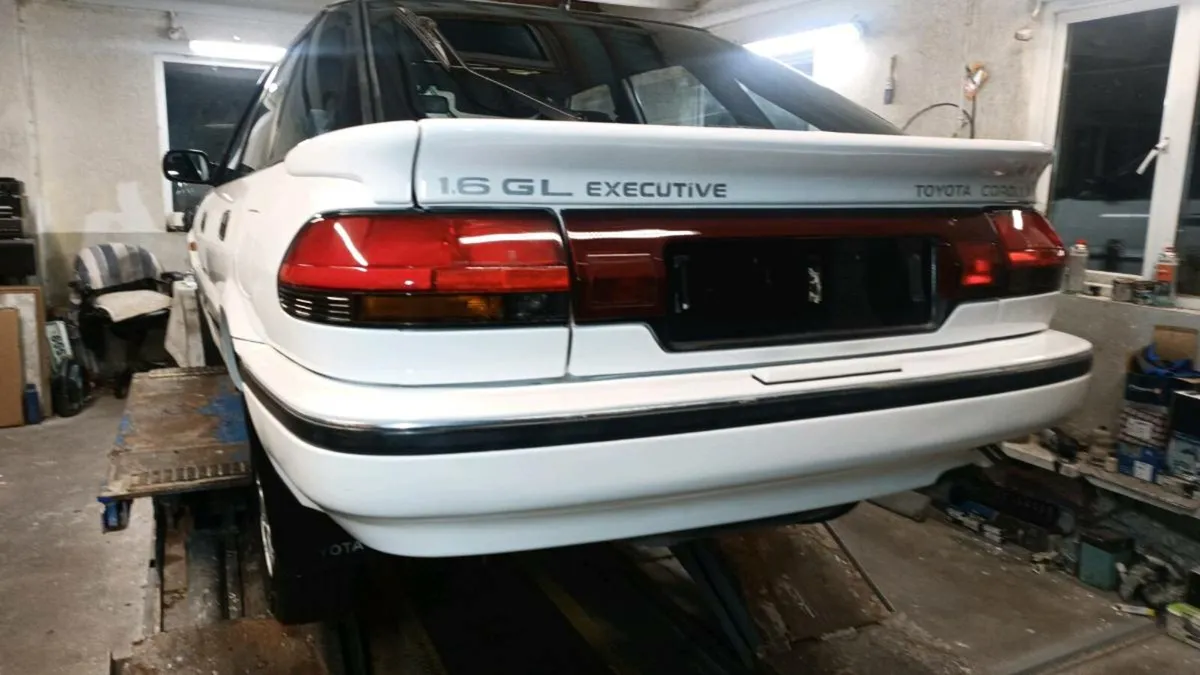 Toyota sprinter executive +.  Volvo 960 - Image 1