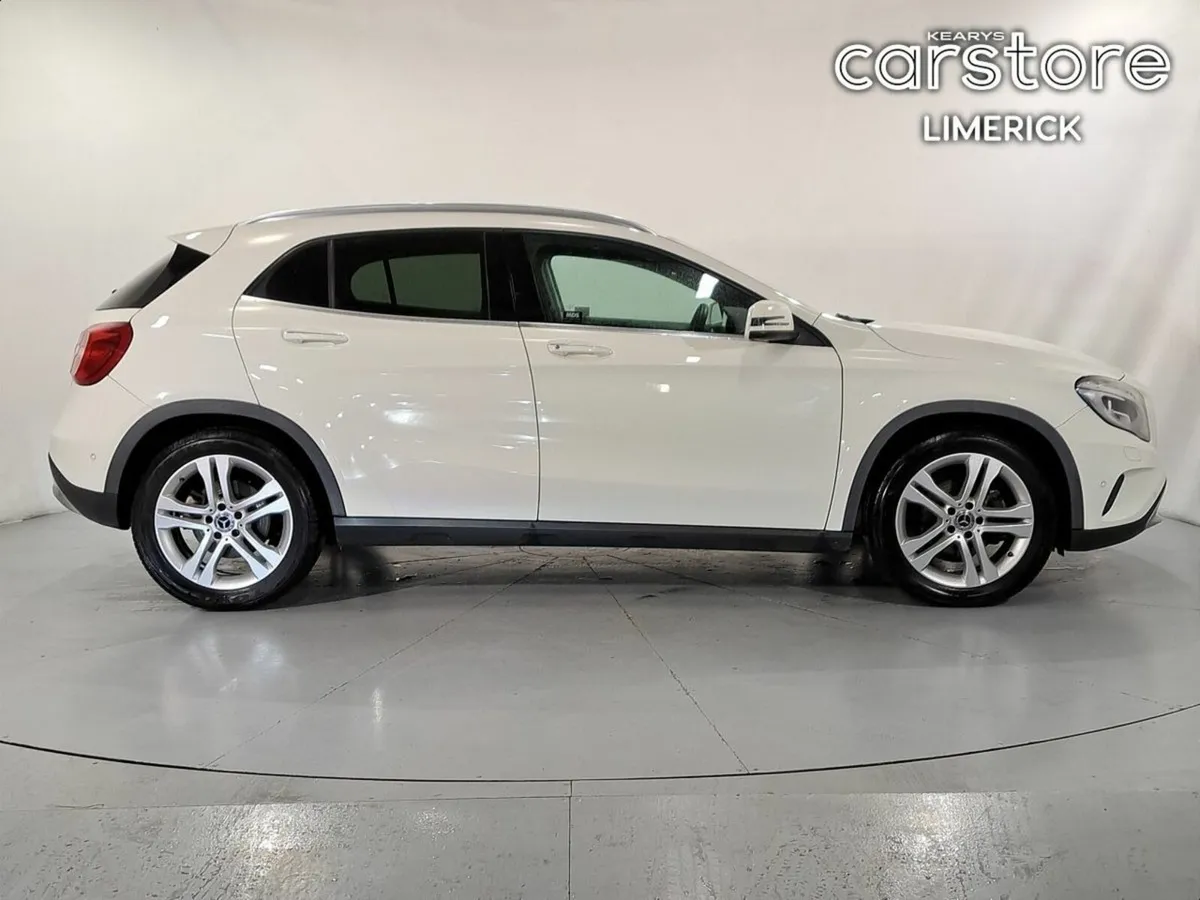 Mercedes-Benz GLA 180 AUTO 1.6 PET - Image 2