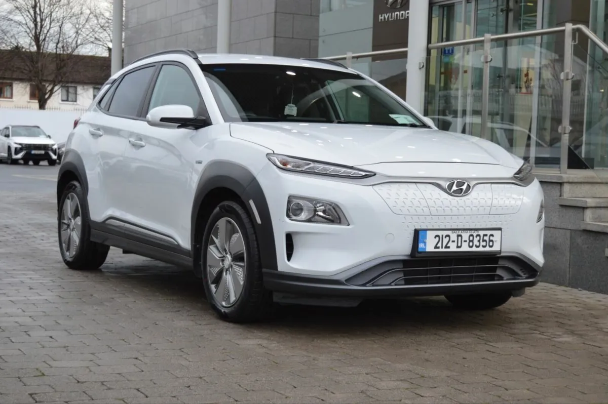 Hyundai KONA Kona EV 64 kWh Auto , Black Leather - Image 3
