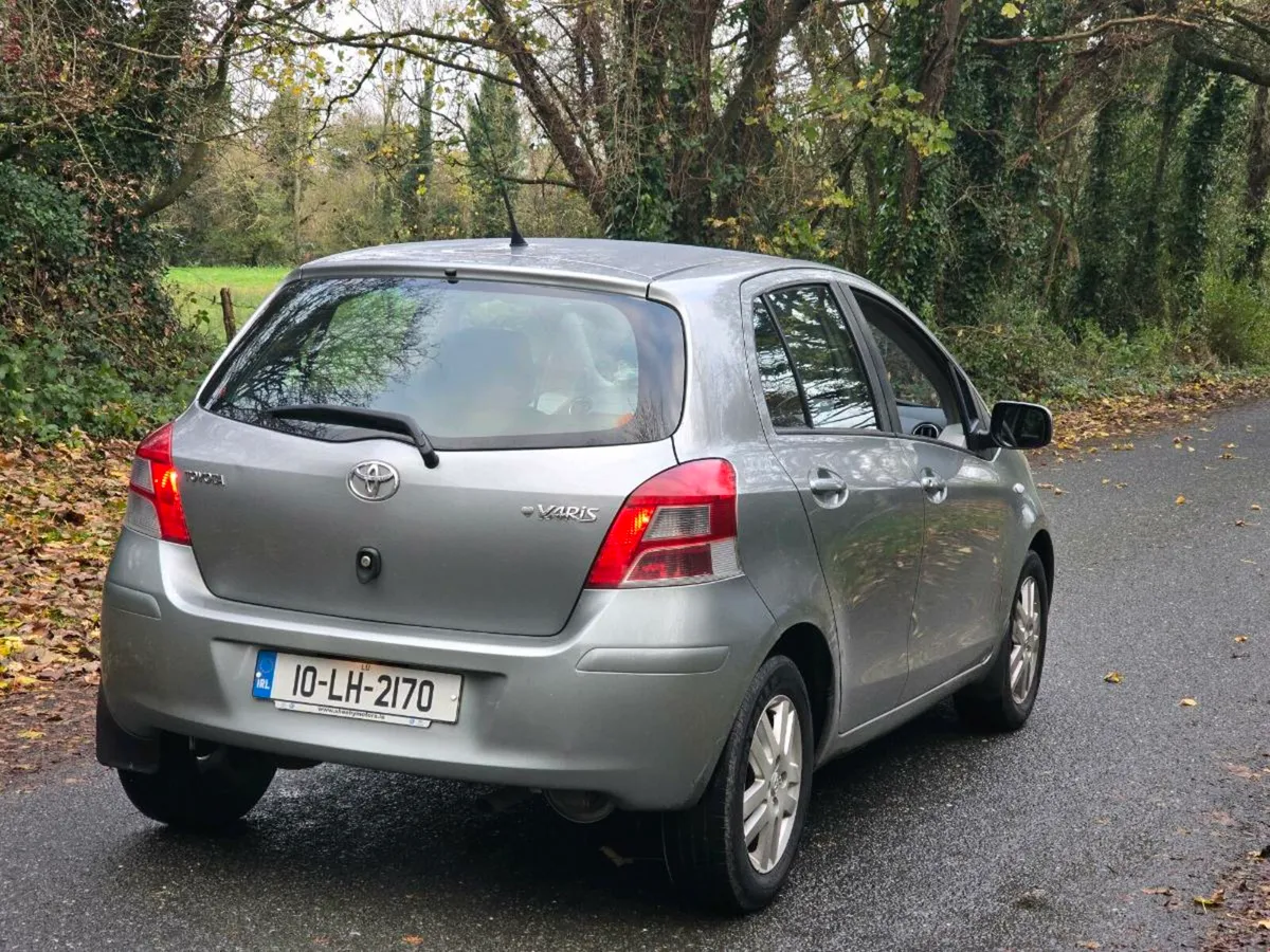 2010 Tovota Yaris AUTOMATIC 1.3 petrol 60 000 mile - Image 4