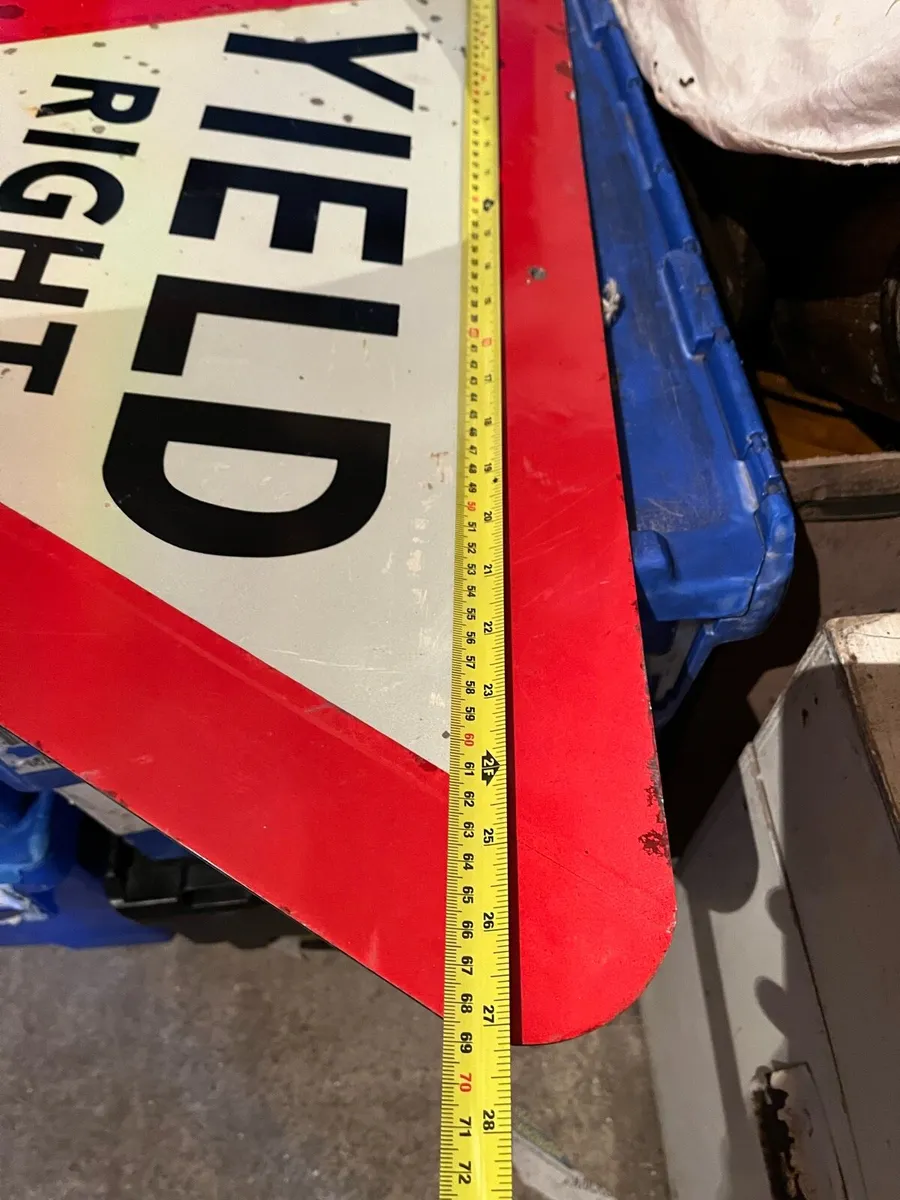 Yield Right Of Way - Image 4