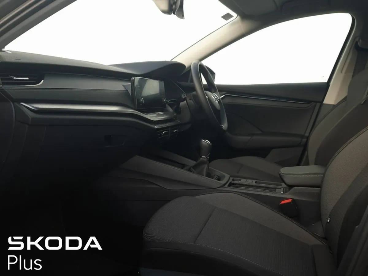 Skoda Octavia ** AMBITION MODEL** 2.0TDI 115BHP - Image 4