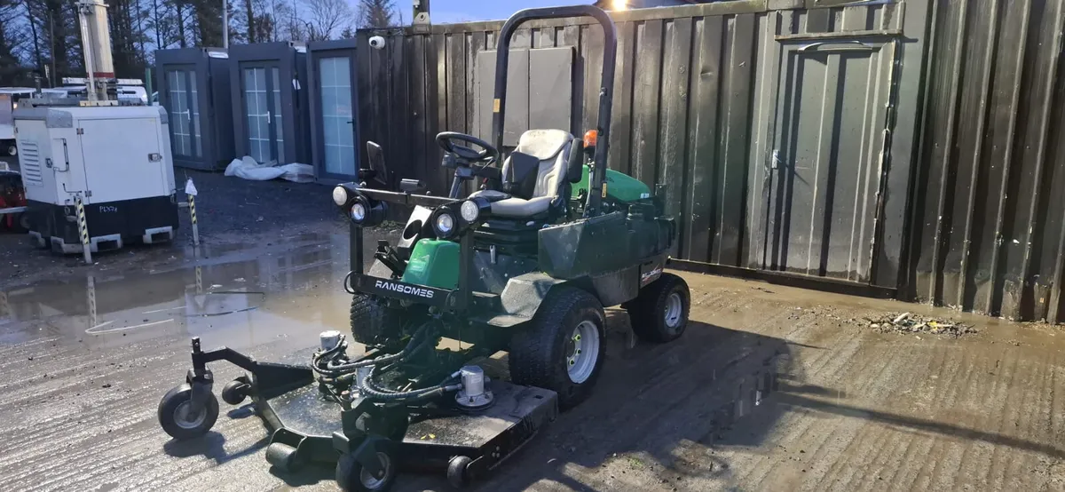 Ransomes HR300 Ride-On Mower - Image 3