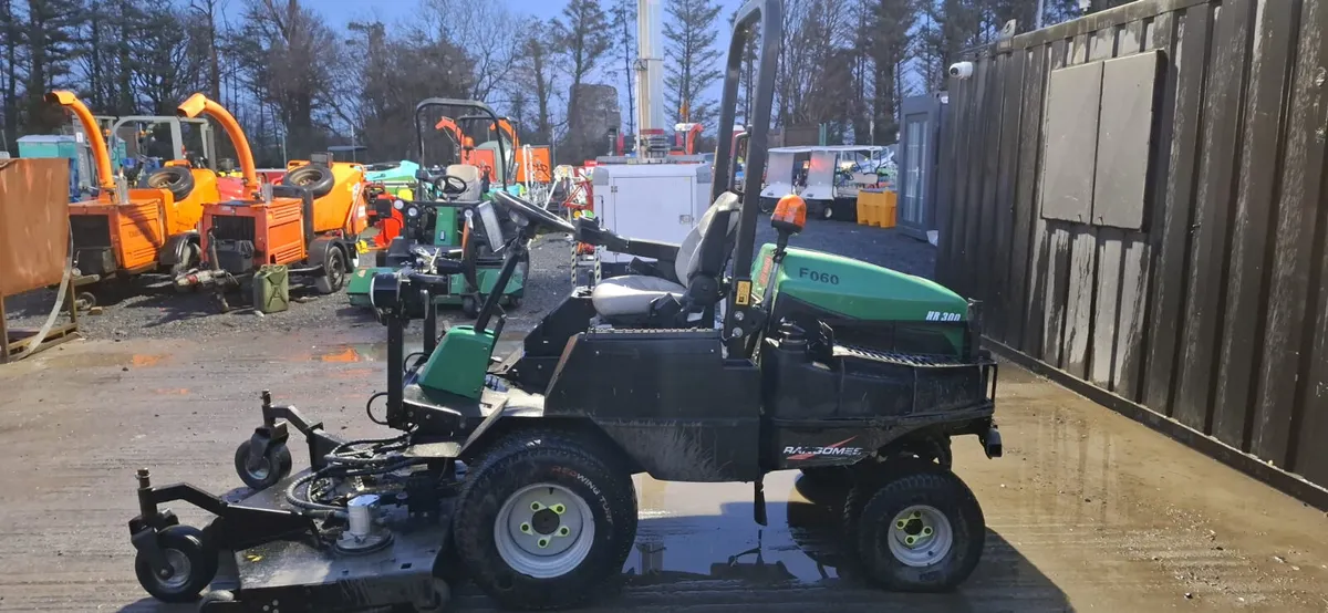 Ransomes HR300 Ride-On Mower - Image 4