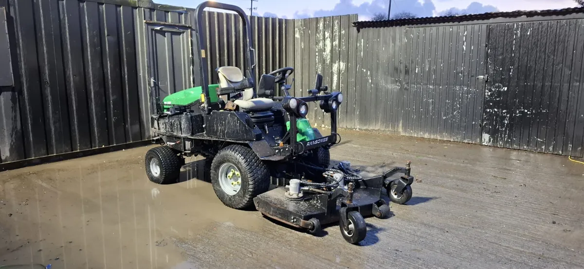 Ransomes HR300 Ride-On Mower - Image 1