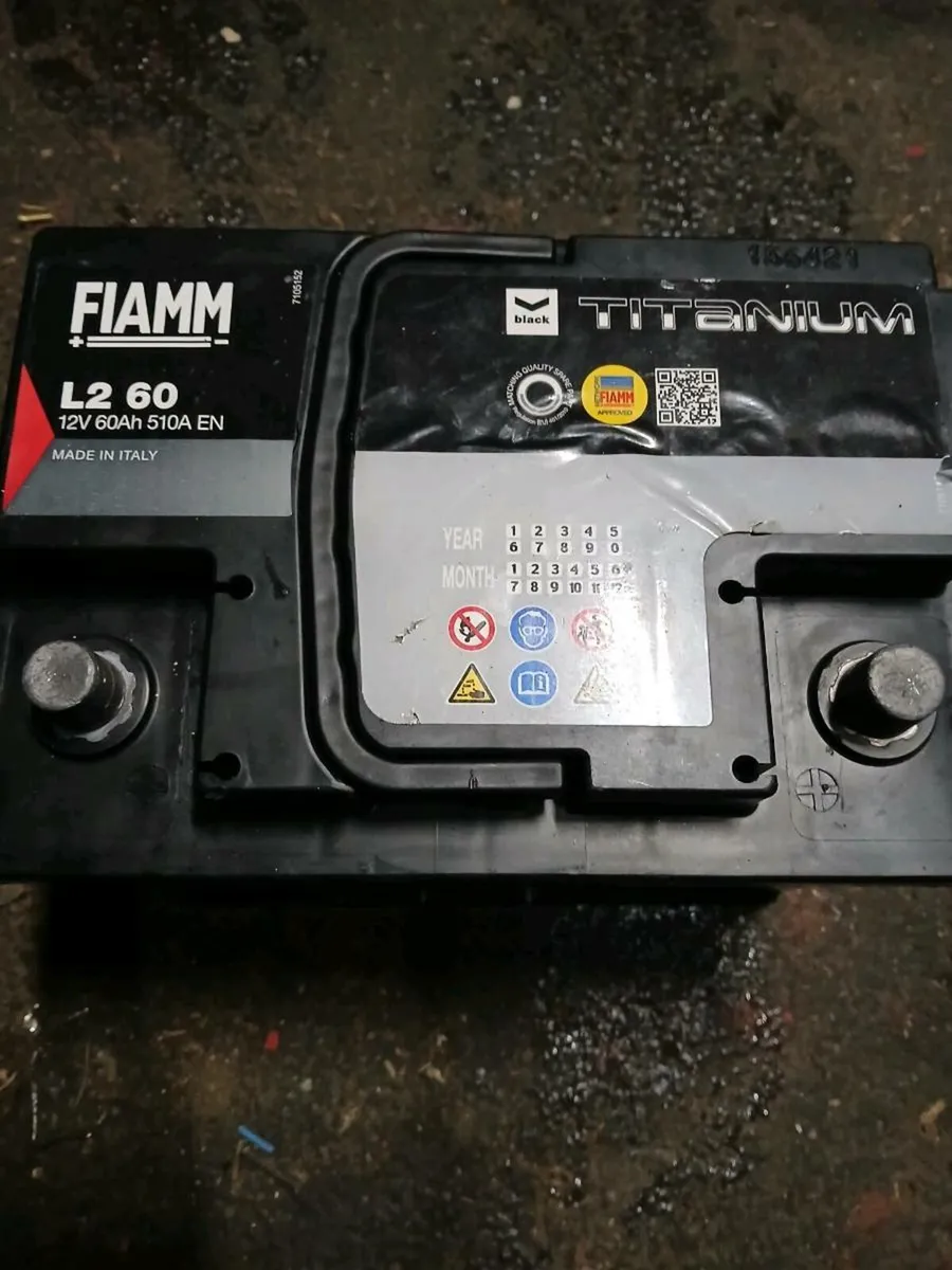 12 Volt battery fully charged pm of interest - Image 1