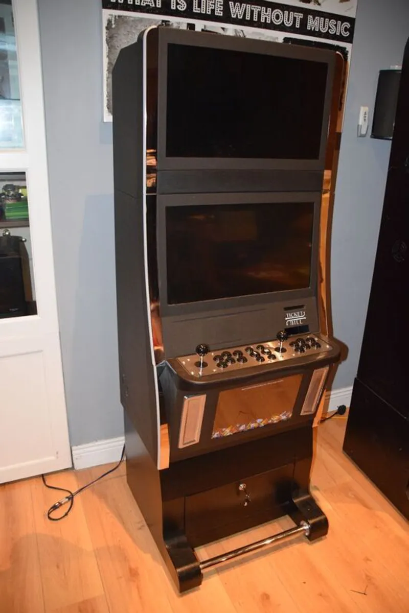 Retrocab arcade/Touchscreen Video Jukebox/VPinball cab - Image 1