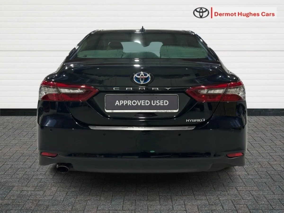 Toyota Camry PLATINUM EDITION 4DR AUTO - Image 4