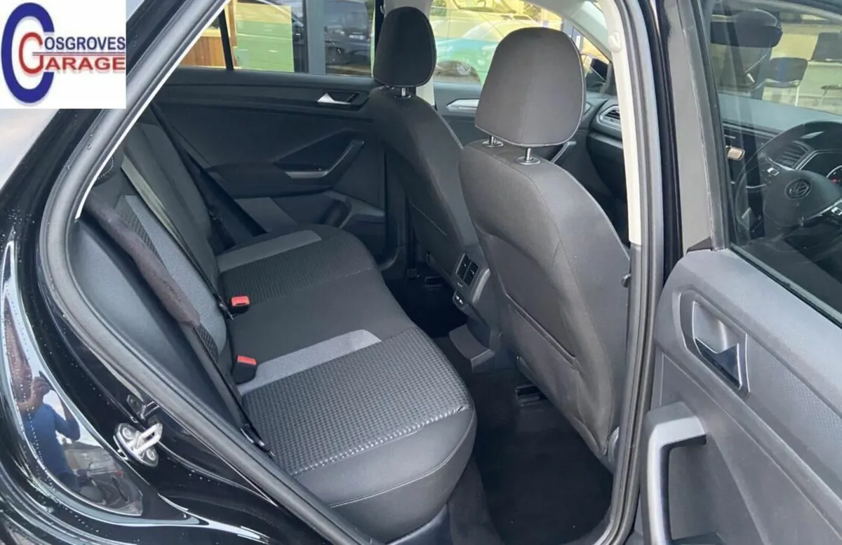 2022 Volkswagen T-Roc 1.0tsi Active - Image 4