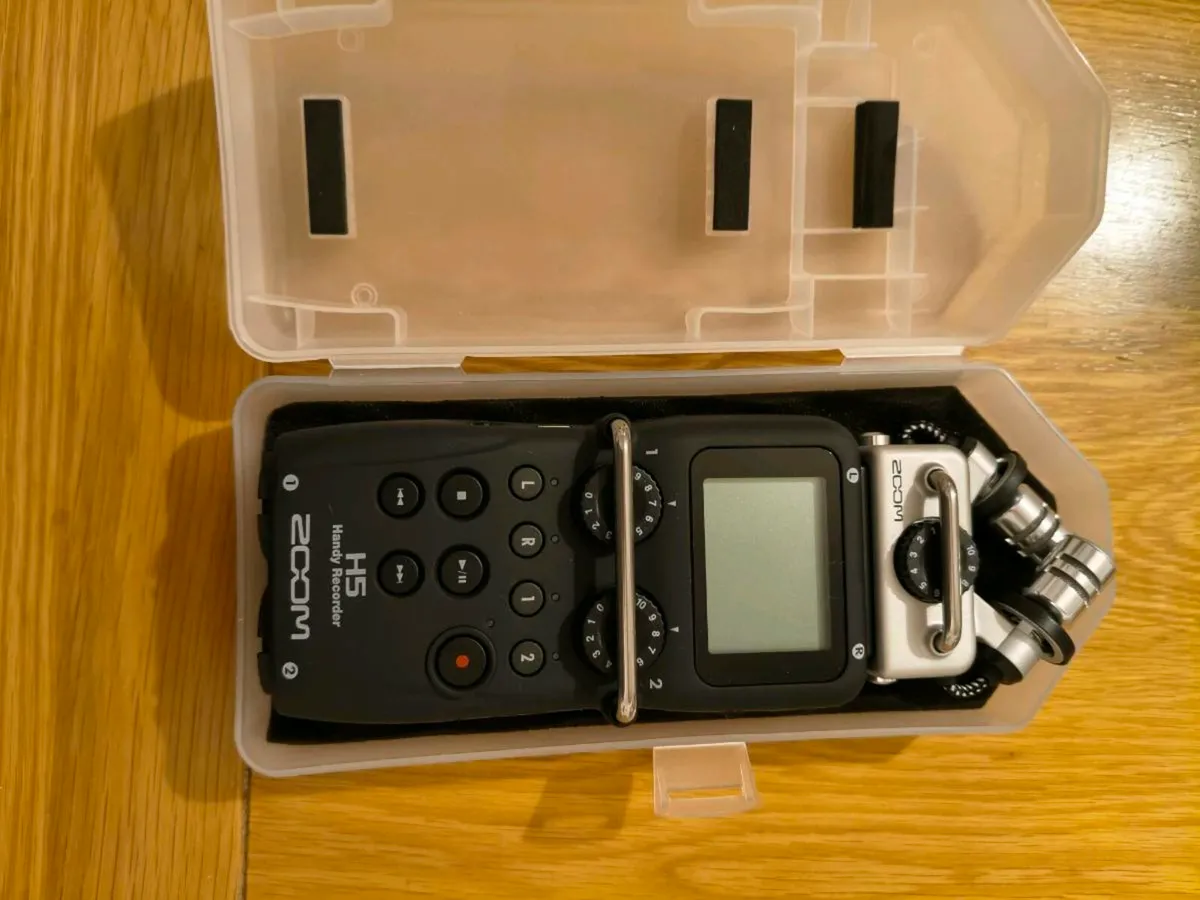 Zoom H5 Portable Recorder - Image 1