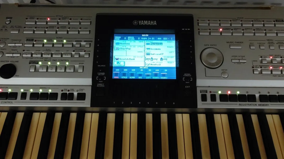 Yamaha PSR-3000 keyboard workstation - Image 3