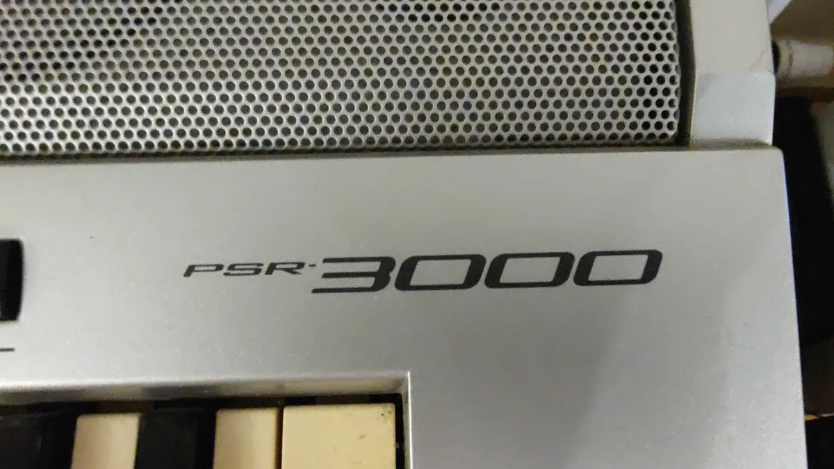 Yamaha PSR-3000 keyboard workstation - Image 4