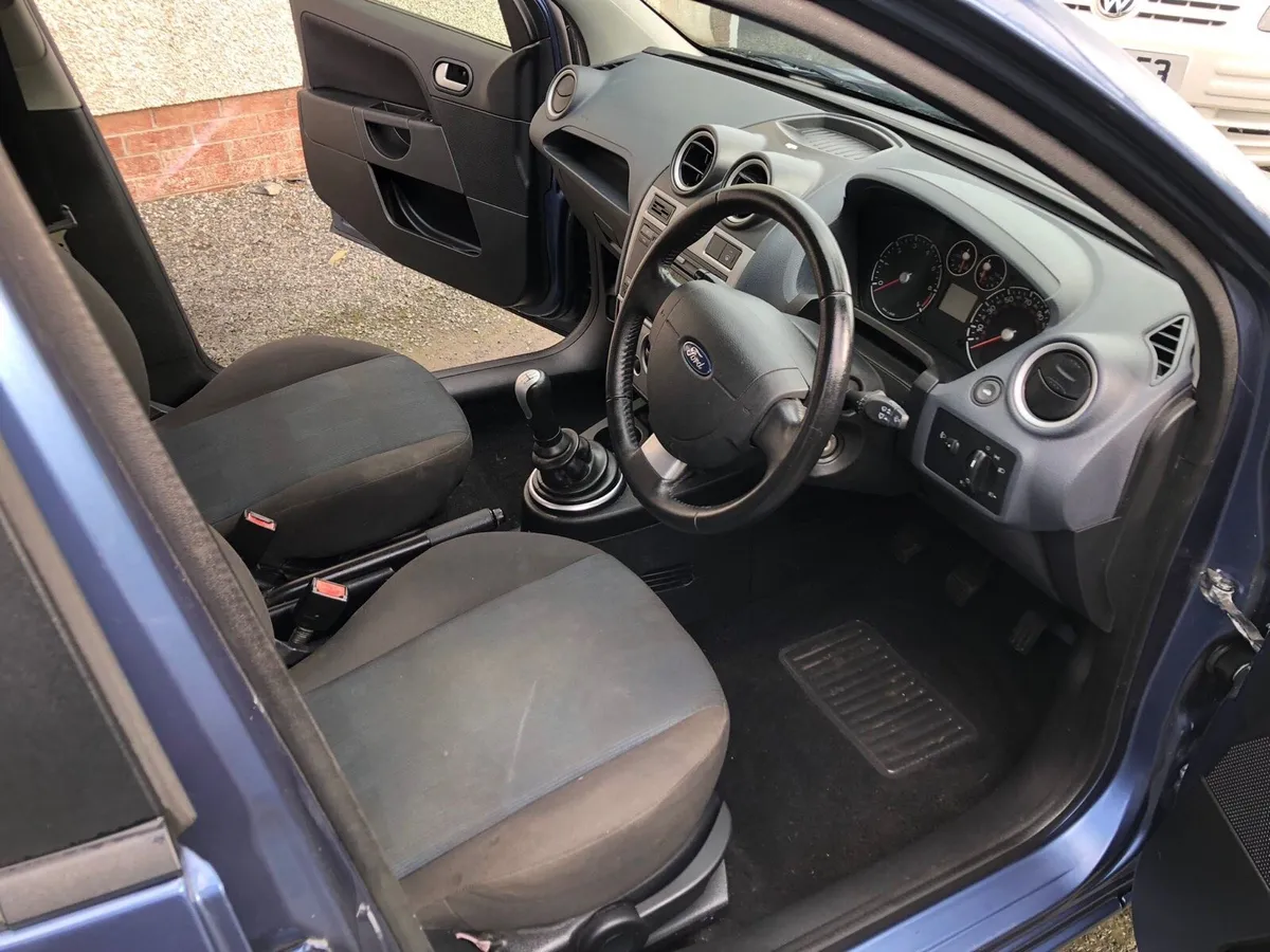 Ford Fiesta - Image 4