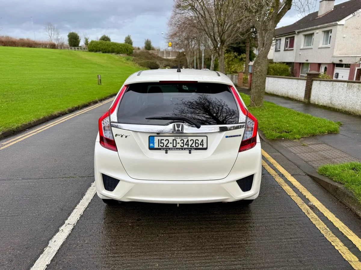 2015 Honda Fit Automatic Hybrid 100 000km - Image 3