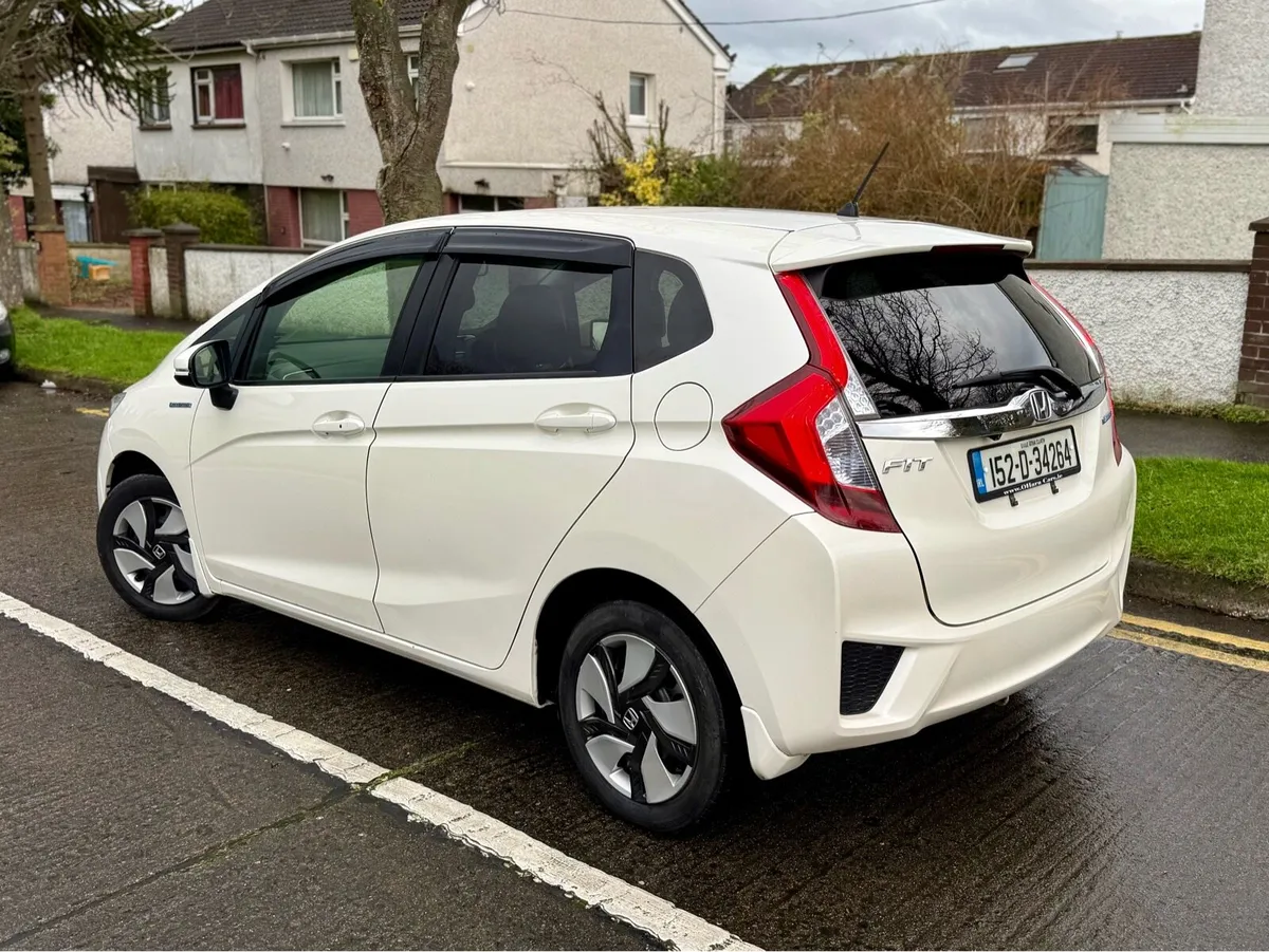2015 Honda Fit Automatic Hybrid 100 000km - Image 4