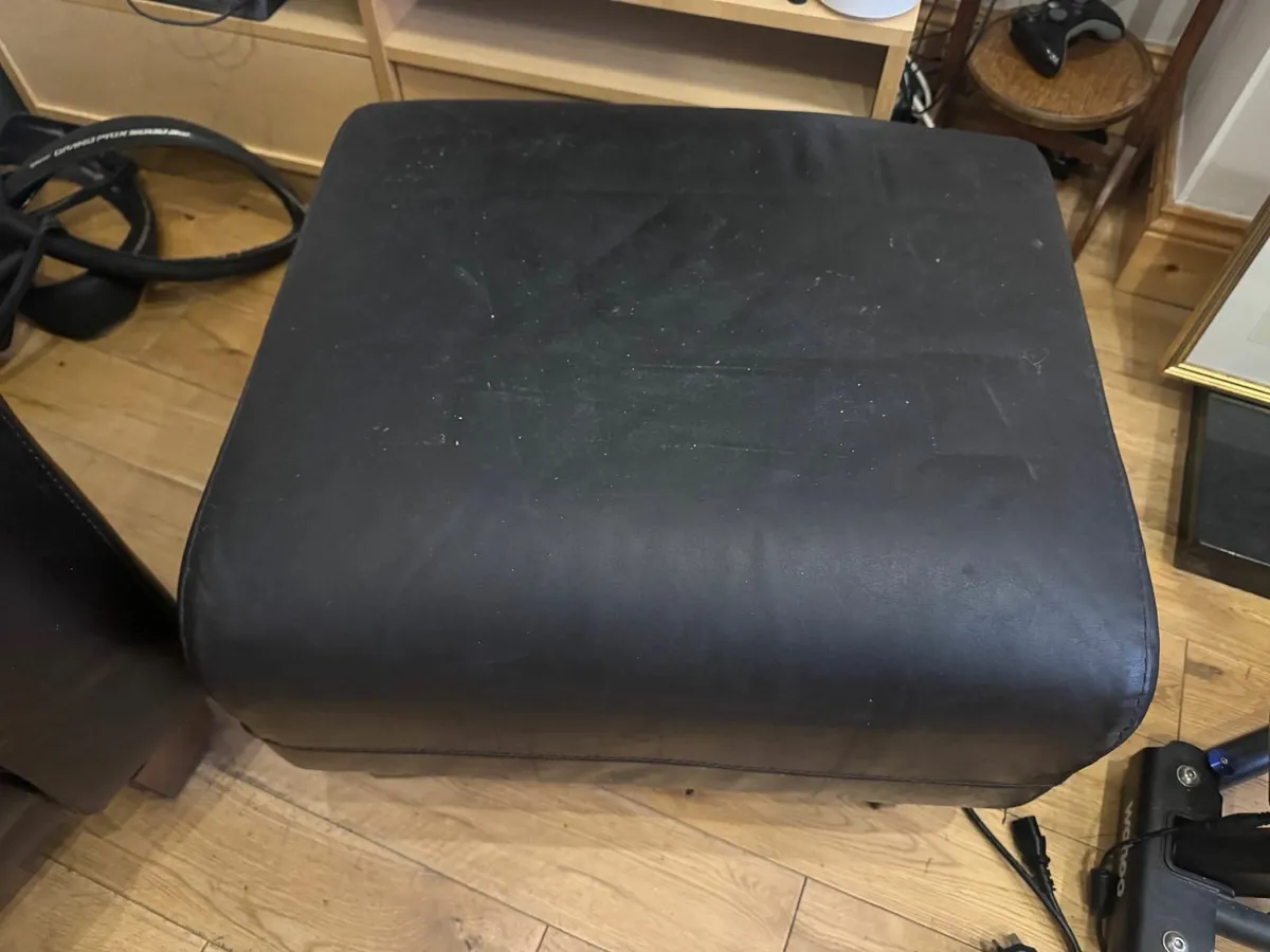 Sofa seat and pouf free to collect - Image 3