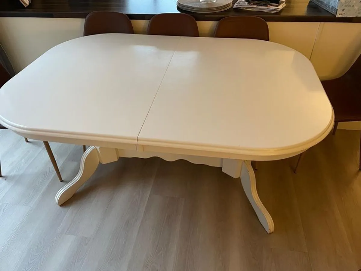 Solid pine extendable table - seats up to 12 - Image 1