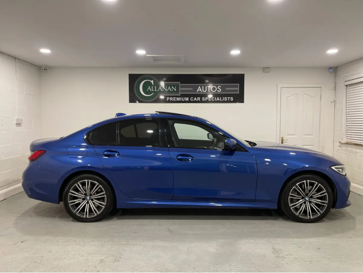BMW 3-Series 330 E M SPORT ***HI SPEC***GLASS SUNR - Image 4