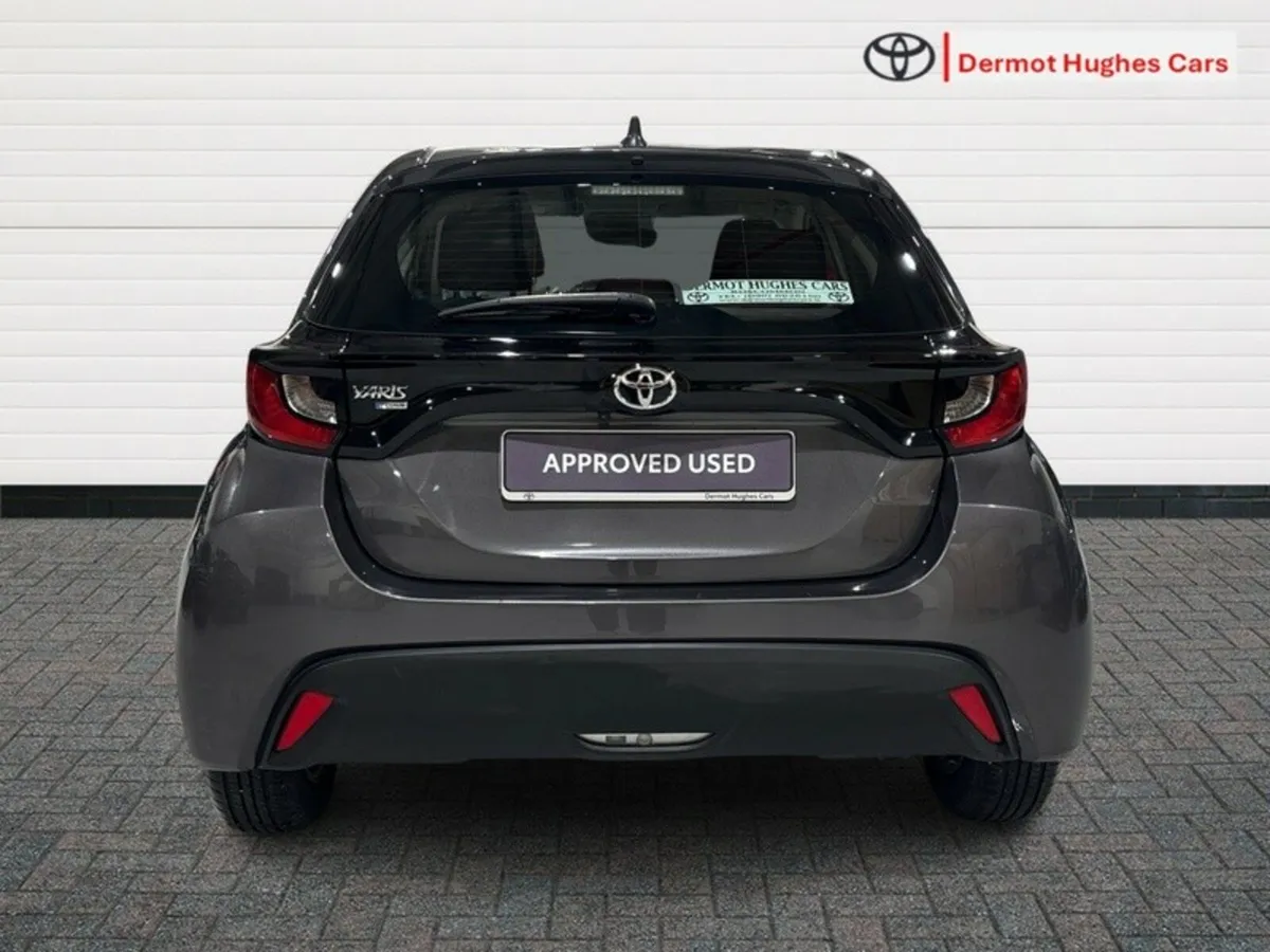 Toyota Yaris 1.0 LUNA - Image 4