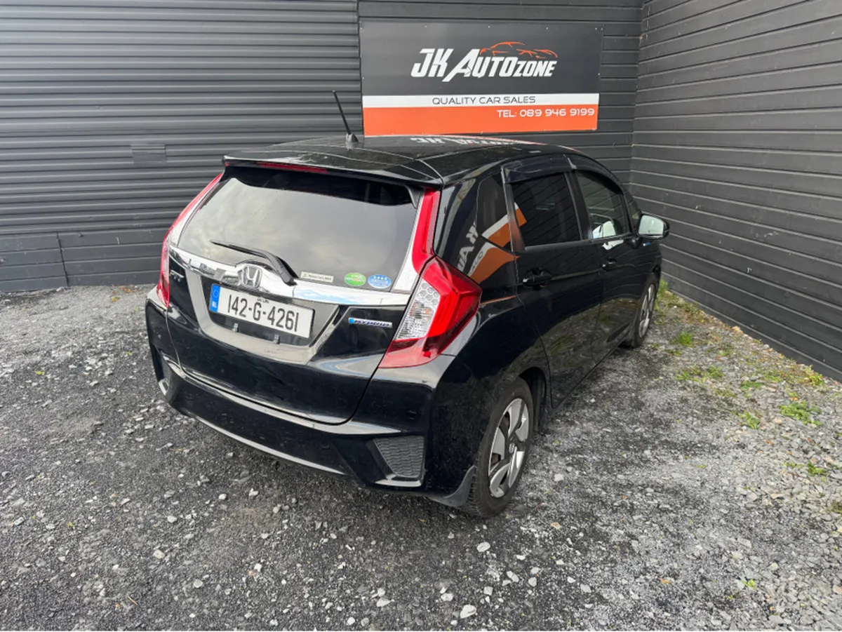 Honda Fit 1.5 HYBRID AUTO - Image 4
