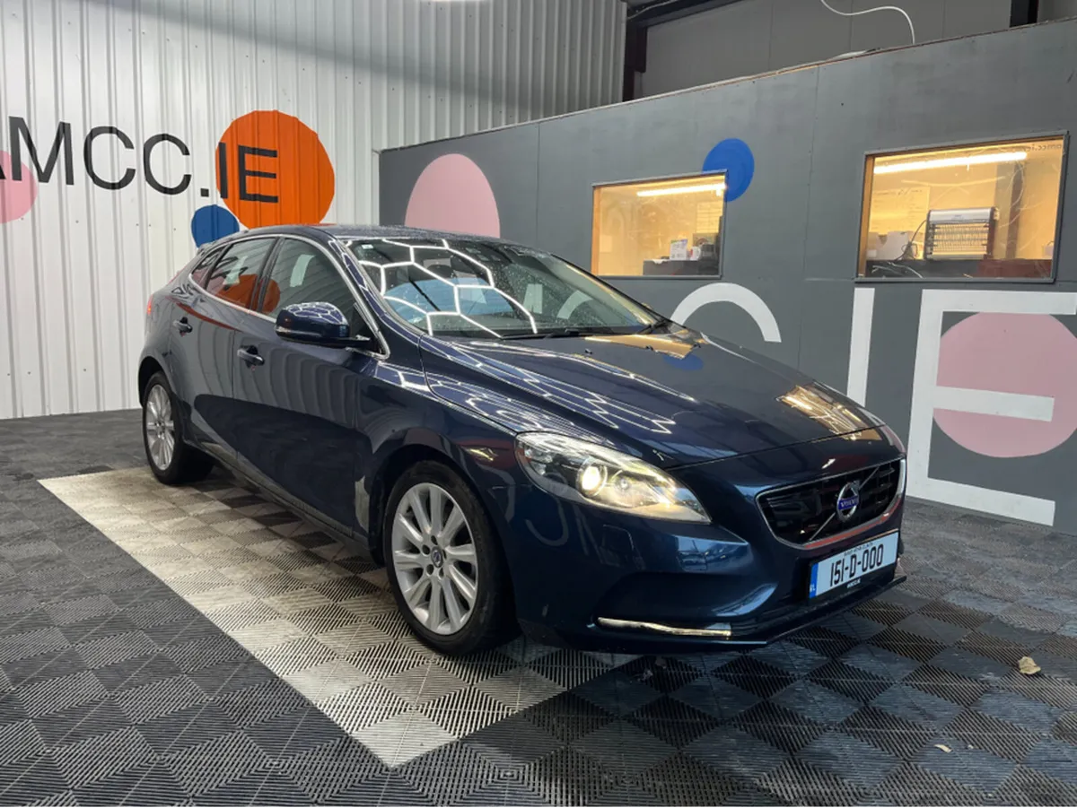 Volvo V40 €11950 2015 VOLVO V40 T4 SE 1.6 AUTOMATI - Image 1