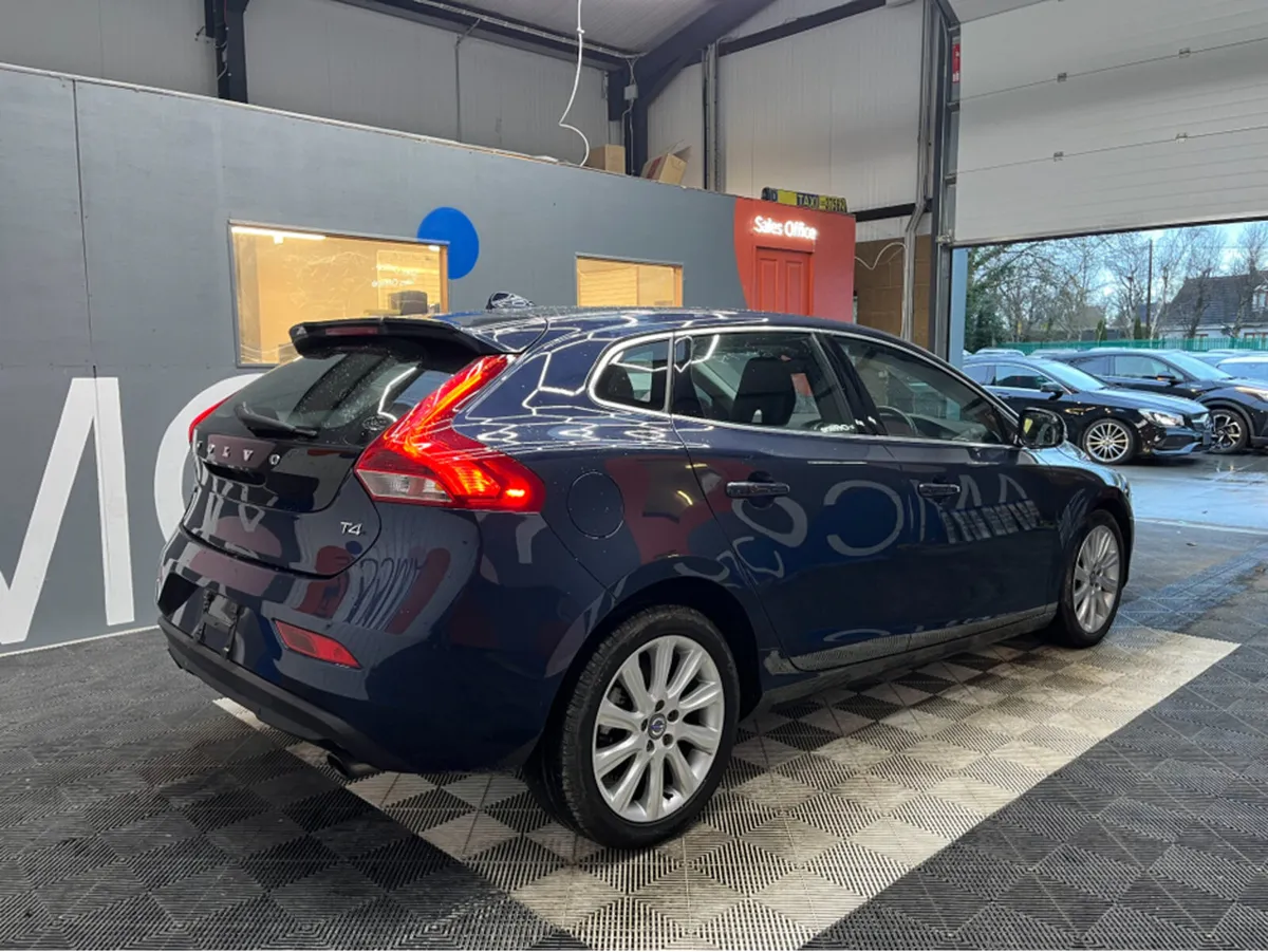 Volvo V40 €11950 2015 VOLVO V40 T4 SE 1.6 AUTOMATI - Image 2