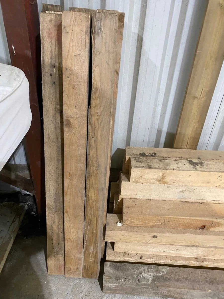 Lengths of timber - Image 1