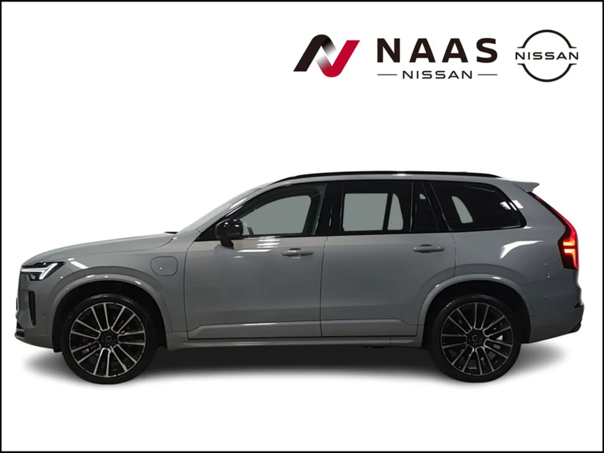 Volvo XC90 ULTRA DARK T8 PHEV AWD - Image 4