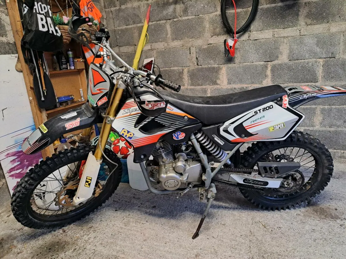 Skyteam ST200 Dirt Bike - Image 1