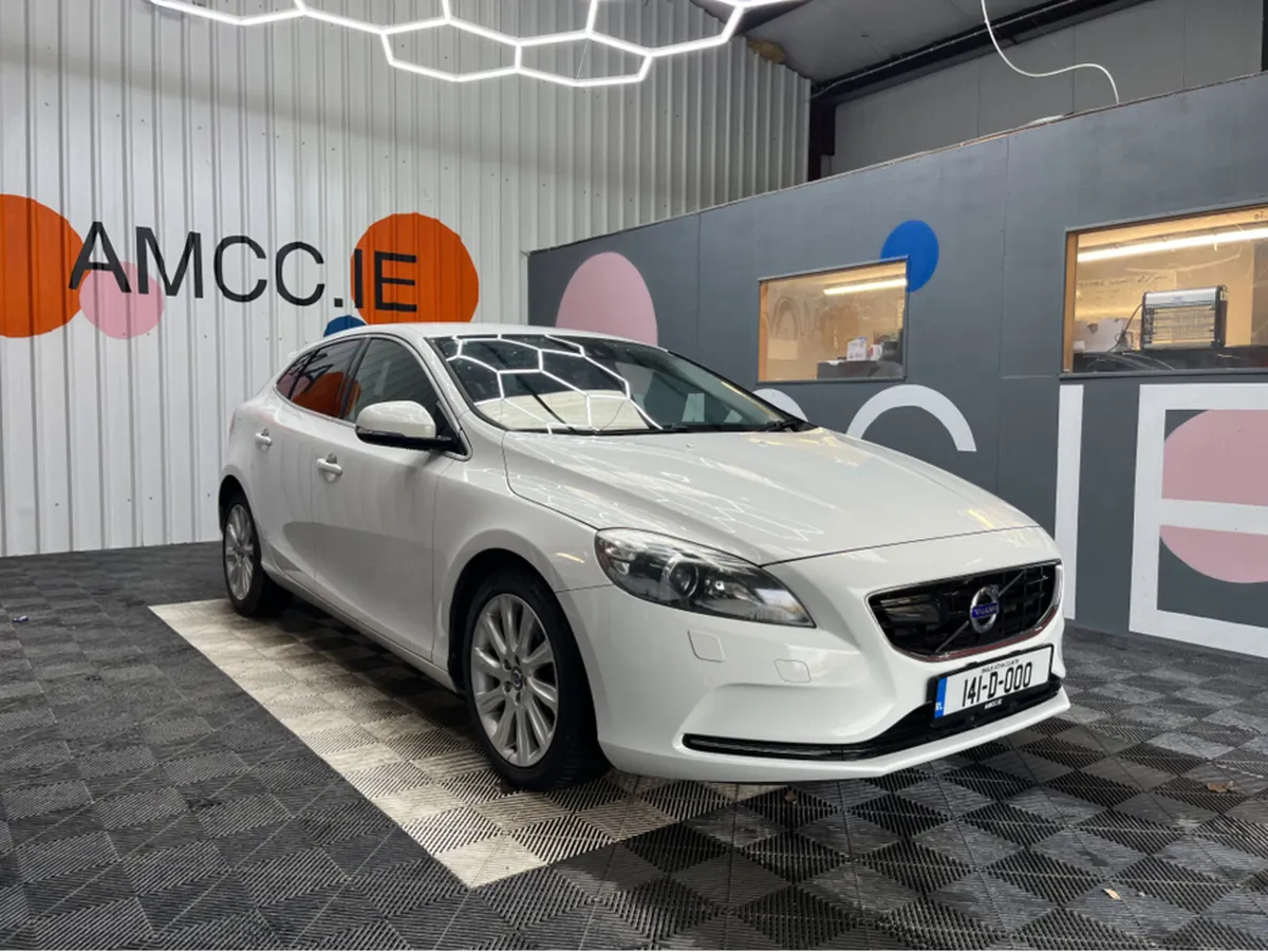 Volvo V40 €10950 2014 VOLVO V40 T4 SE 1.6 AUTOMATI - Image 1