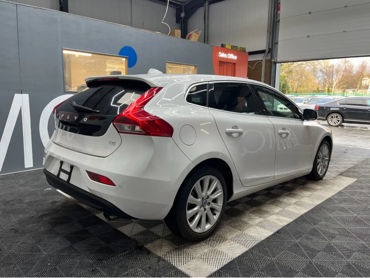 Volvo V40 €10950 2014 VOLVO V40 T4 SE 1.6 AUTOMATI - Image 2